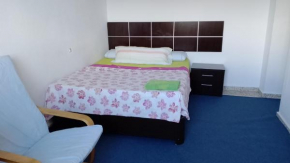 HABITACIÓN privada centro málaga cerca tren María Zambrano y playa muy buena conexión WiFi, Malaga